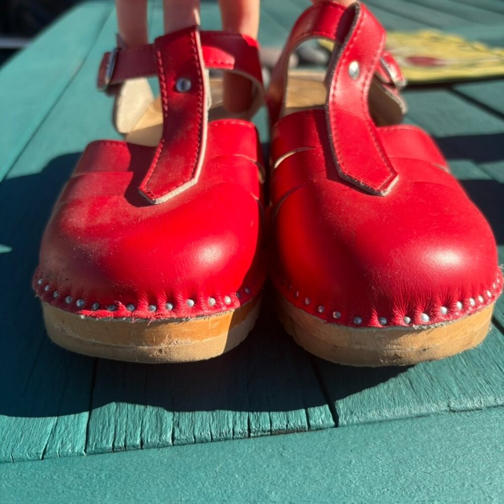 Troentorp Red Women's Mary Jane Clog Sandals - Picture 2 of 7